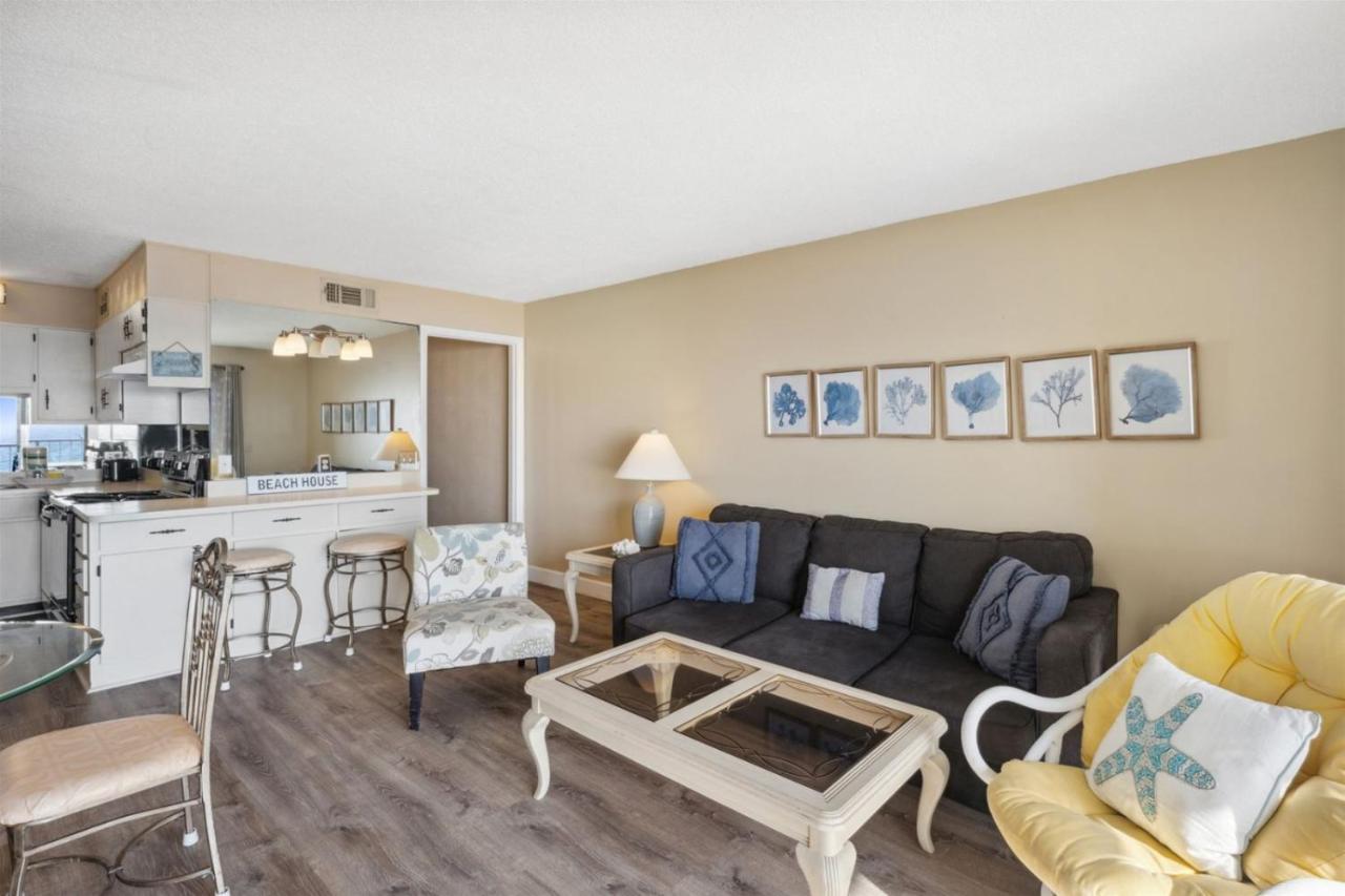 The Summit 516 Apartment *